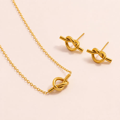 Amara Gold Knot Cuff Necklace– Waterproof & Anti-Tarnish