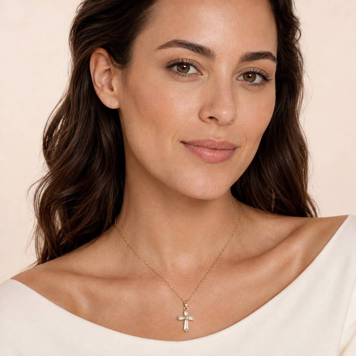 Seraphine Gold Crystal Cross Necklace – Elegant Cross Pendant
