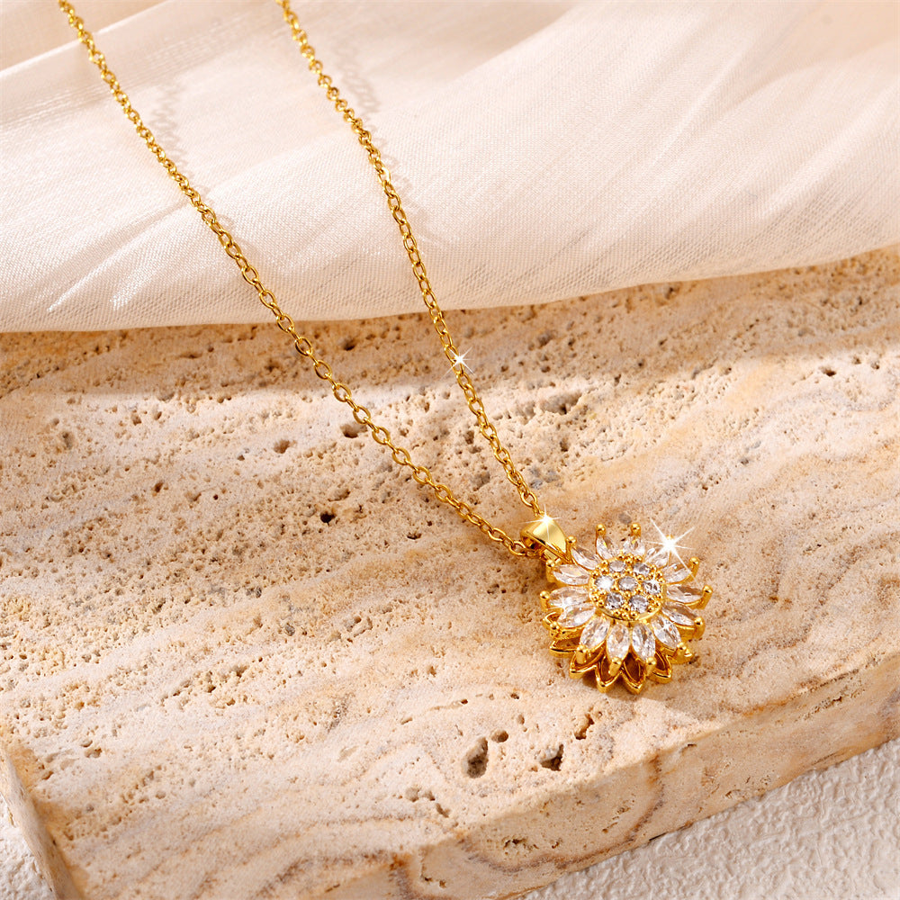 Aurelia Gold Halo Pendant Necklace - Crystal 316L Stainless Steel Necklace