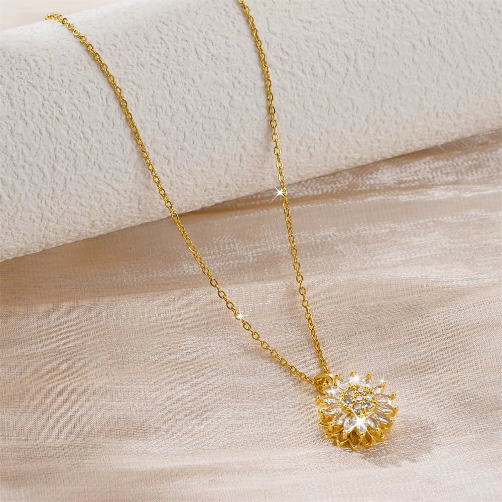 Aurelia Gold Halo Pendant Necklace - Crystal 316L Stainless Steel Necklace